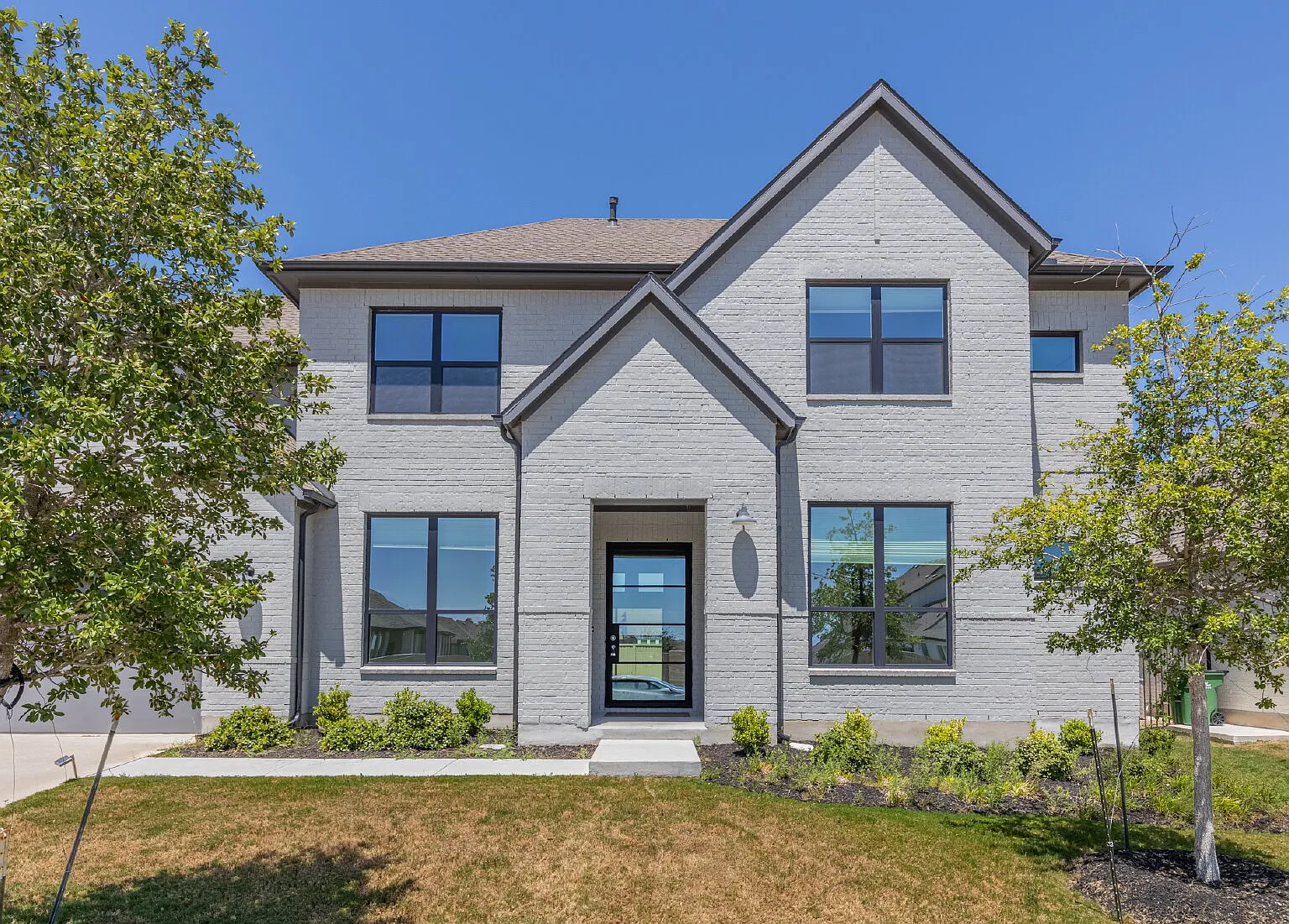 4 bed, 4.5 bath, 4157 sqft, $3,900 — Photo 1
