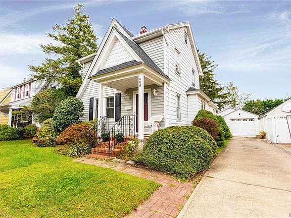 3rd image of 605 Hughes St