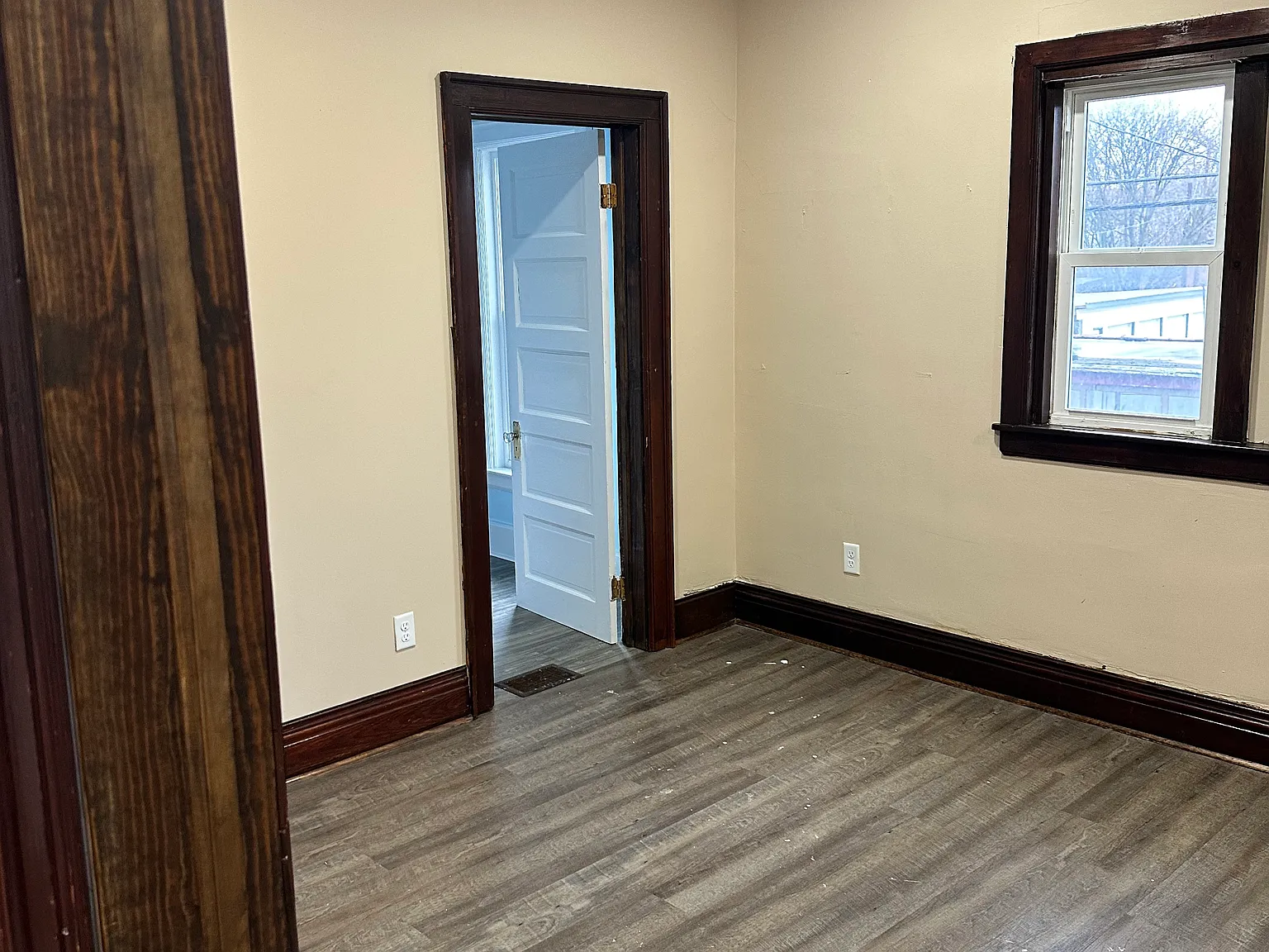 270 Dewitt St — Photo 2