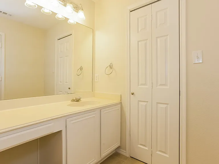 2370 Stagecoach St — Photo 8