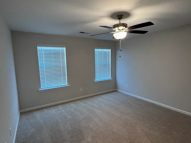 1114 Crescent Moon Loop — Photo 7