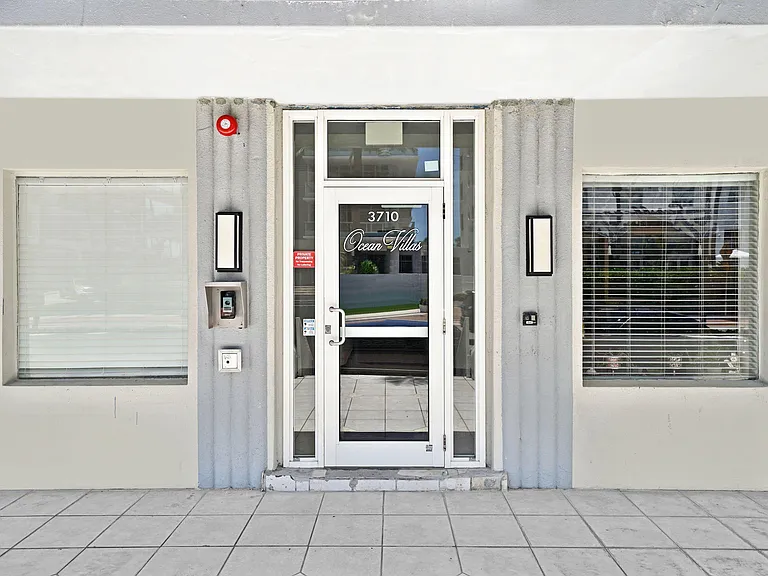 3710 Collins Ave #N-304 — Photo 24