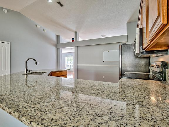 3rd image of 188 Johns Glen Dr