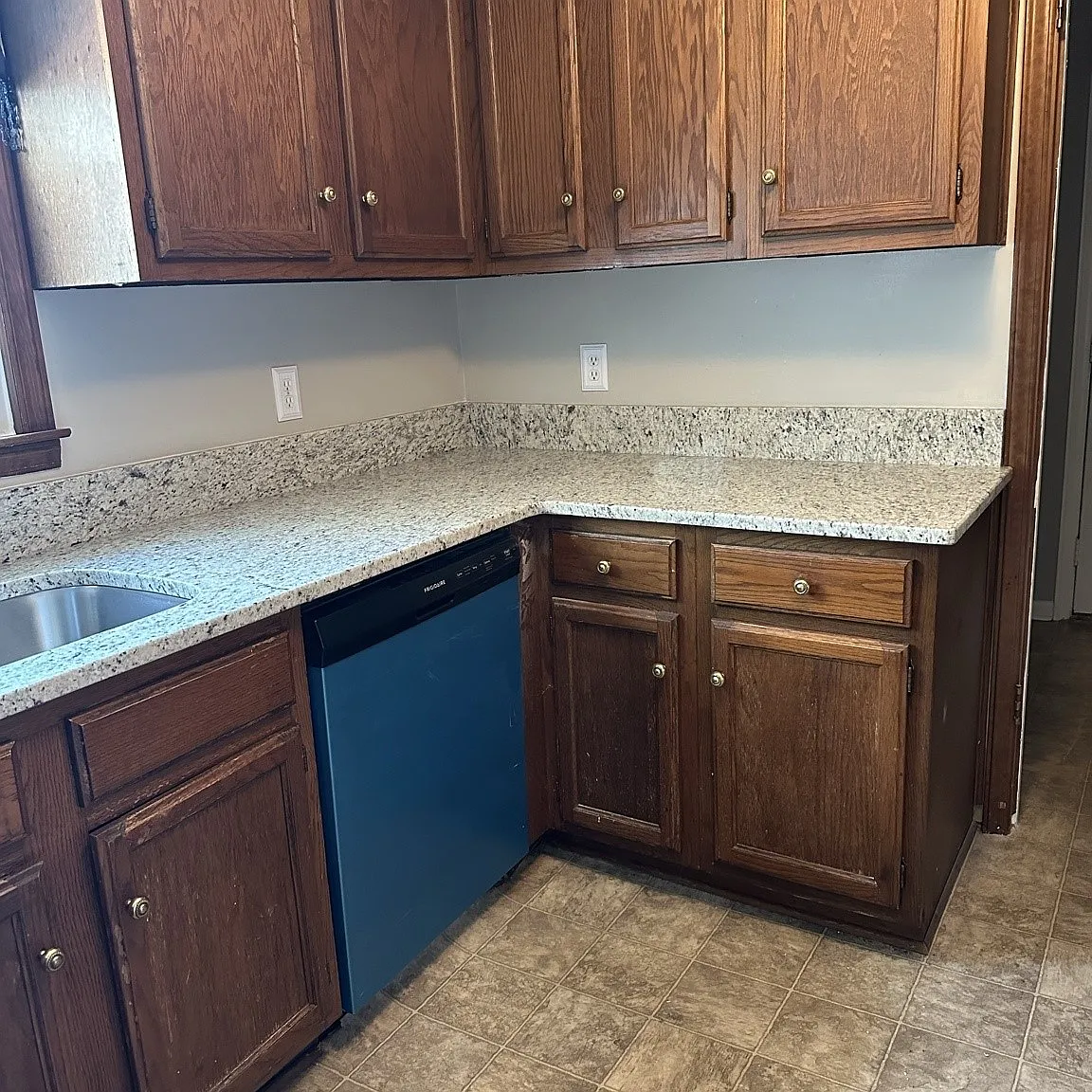 3 bed, 2.0 bath, 1567 sqft, $1,300 — Photo 3