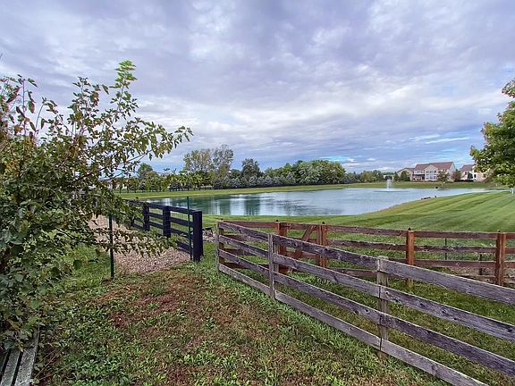 3rd image of 6384 Pinefield Dr