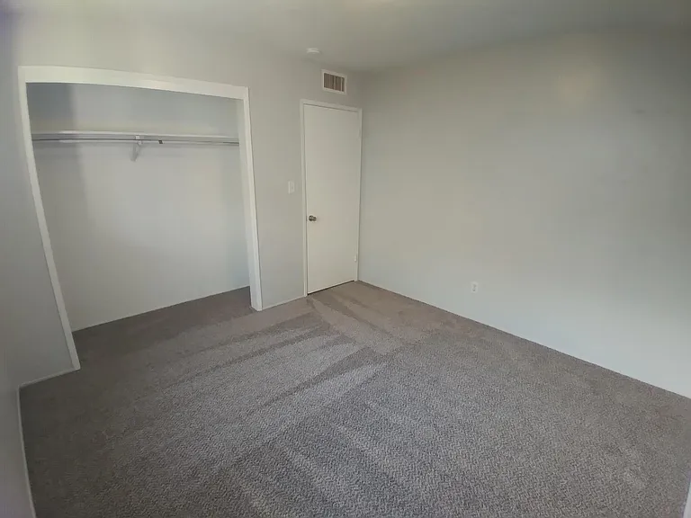 2505 Holladay Ave — Photo 9