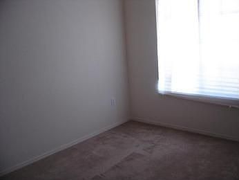 4th image of 352 N 168th Dr