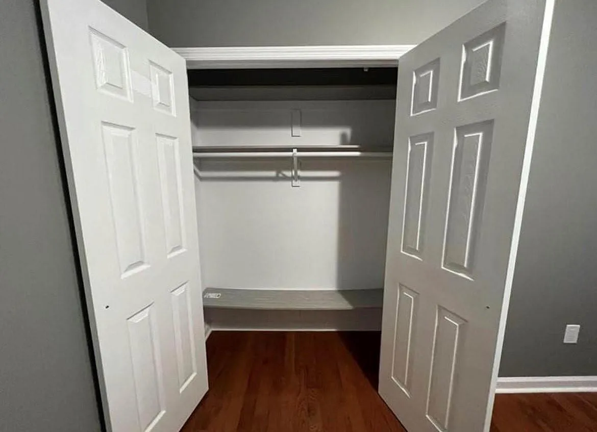 4 bed, 400 sqft, $1,100 — Photo 2