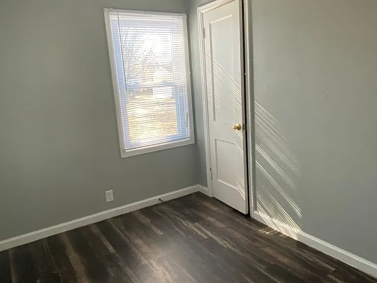 633 Hope Ave — Photo 8