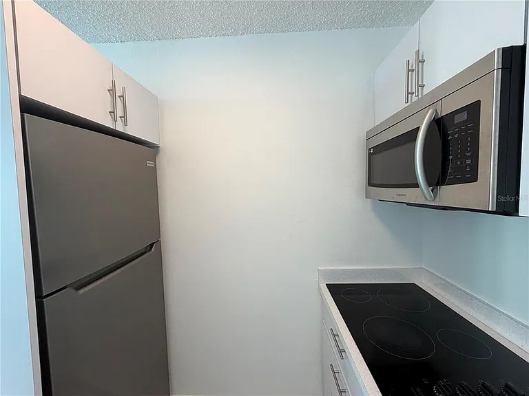 670 McKinley #9 — Photo 10