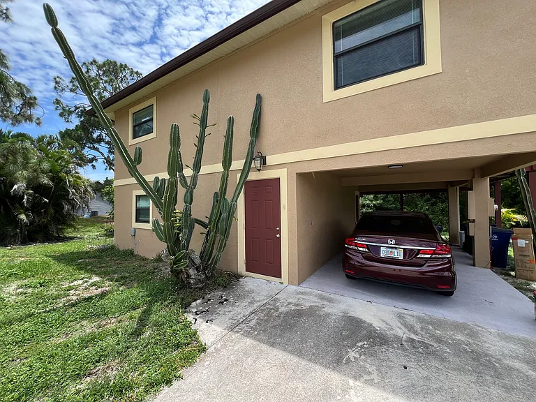 18812 Matanzas Rd #UPPER FLAT — Photo 6