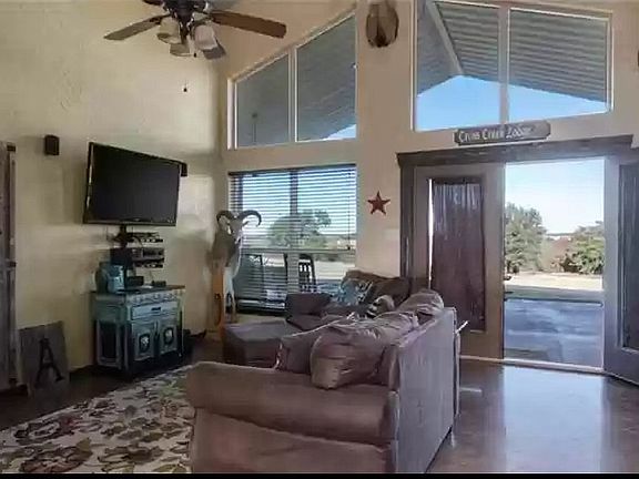 2nd image of 1512 County Road 402