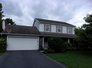 1067 Timberbank Ln, Westerville, OH 43081