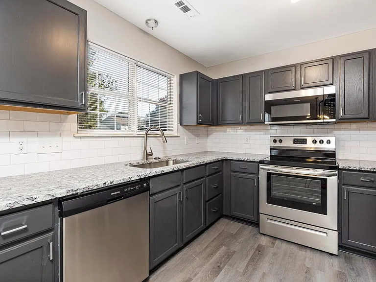 11943 Brownestone View Dr — Photo 9