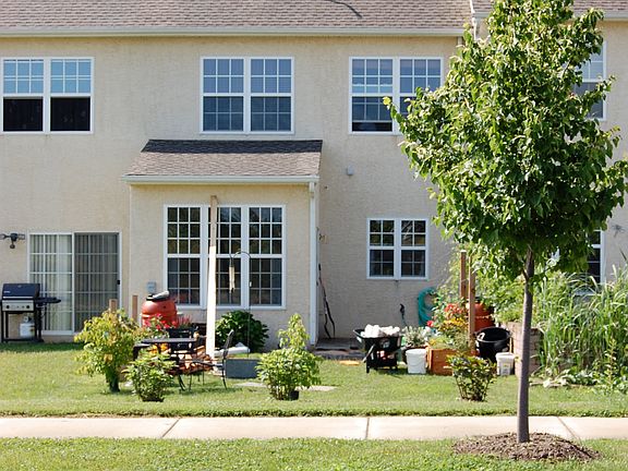 Townhome backyard with morning rm extension
