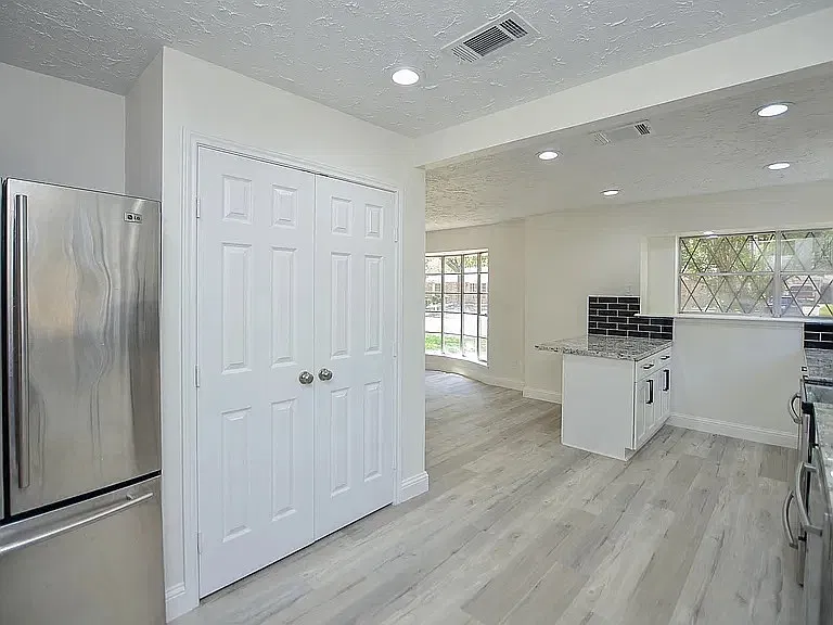 4 bed, 2149 sqft, $2,299 — Photo 1