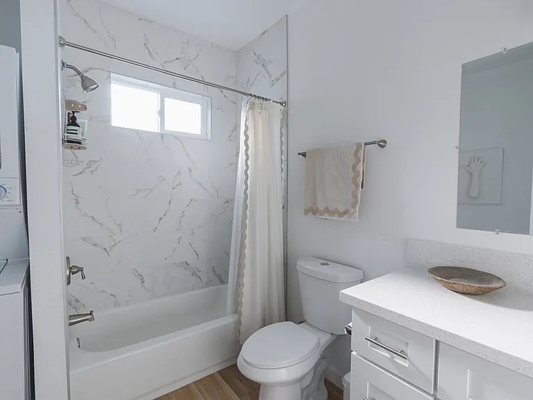 Clubhouse Ave — Photo 10