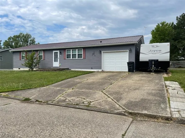 260 Wood St, Davisville, WV 26142