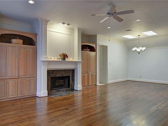 5th image of 4130 Walnut Glen Pl