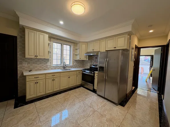 18914 45th Rd Floor 1, Flushing, NY 11358