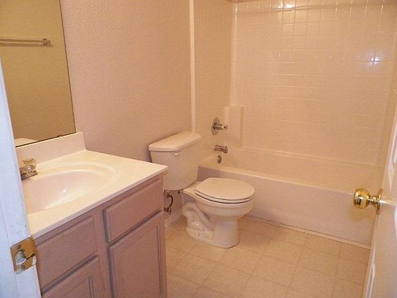 5th image of 6613 Canyon Oak Dr