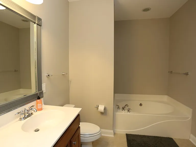 219 Lake View Dr — Photo 18