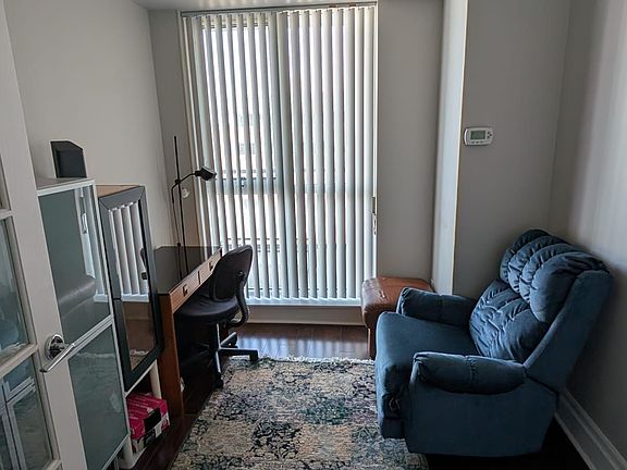 4th image of 21 Upper Duke Cres #610B