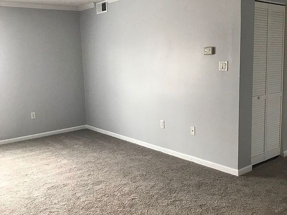3rd image of 15512 Horseshoe Ln