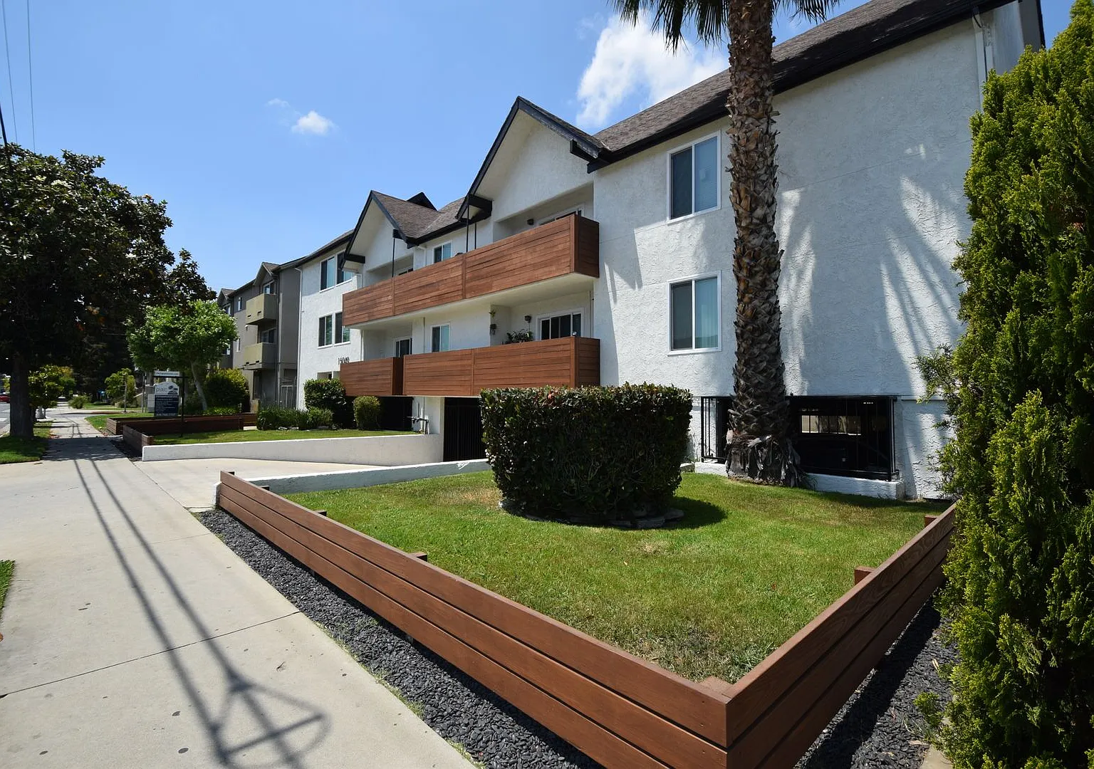 15049 — Photo 2