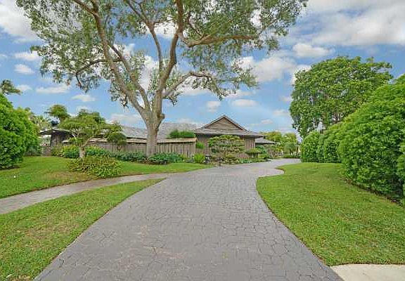 Home For Sale In Boca Grove