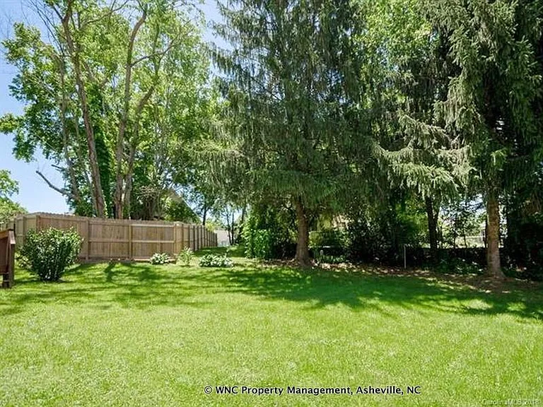 53 Tipperary Dr — Photo 12