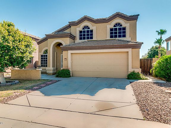 2nd image of 815 S Chatsworth