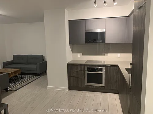 2033 Kennedy Rd Photo 1