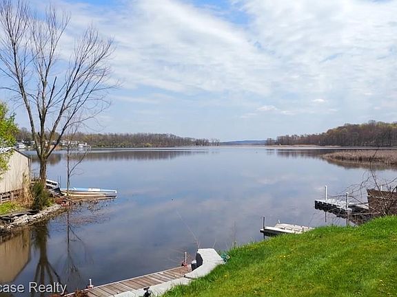 5th image of 6354 Bennett Lake Rd