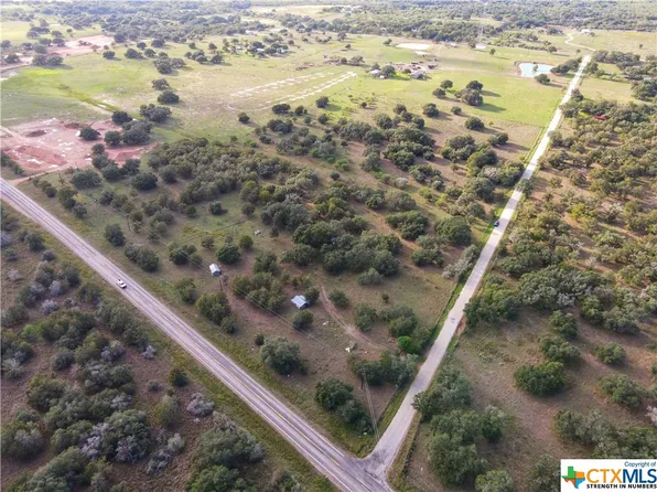 2090 Sapp Rd, Yoakum, TX 77995