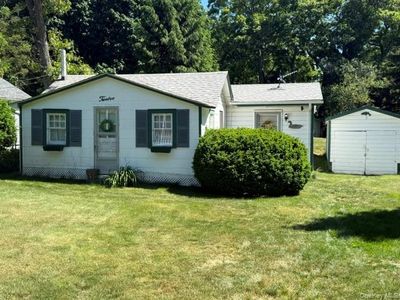 12 Midvale Avenue, Farmingville, NY, 11738