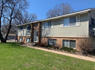 2267 Holloway Ave E, Saint Paul, MN 55109