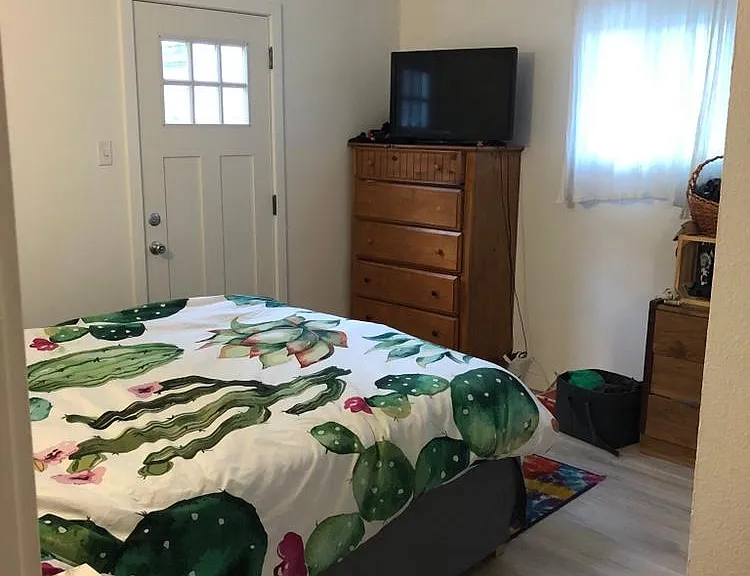 1435 Marion Cir #1 — Photo 5