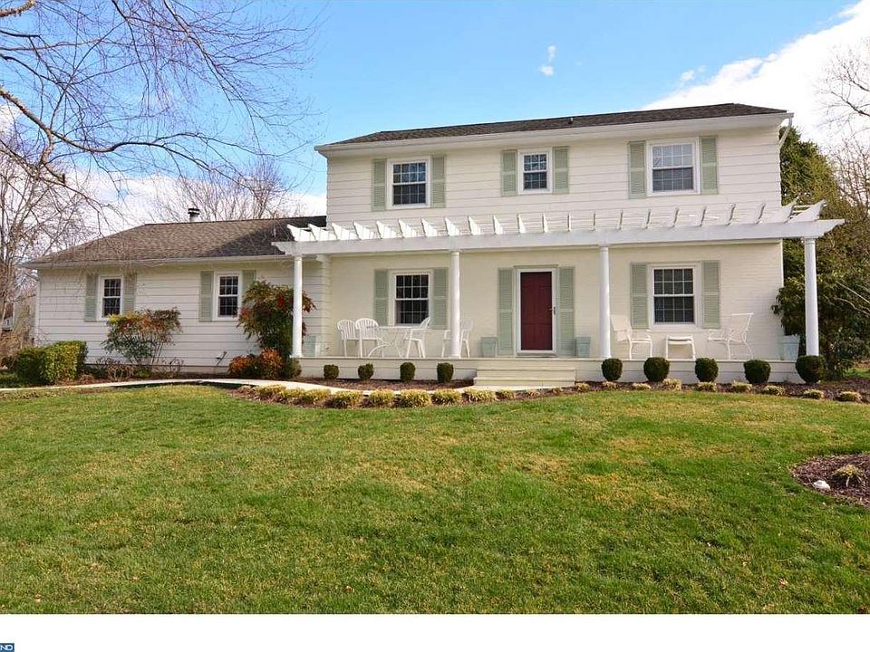 1st image of 22 Manor Dr