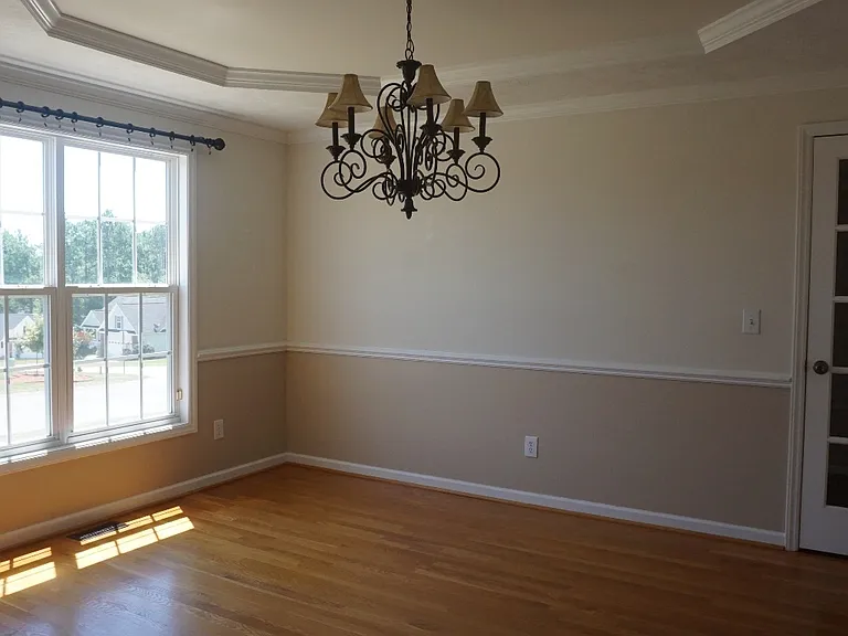 87 Arlington Dr — Photo 2