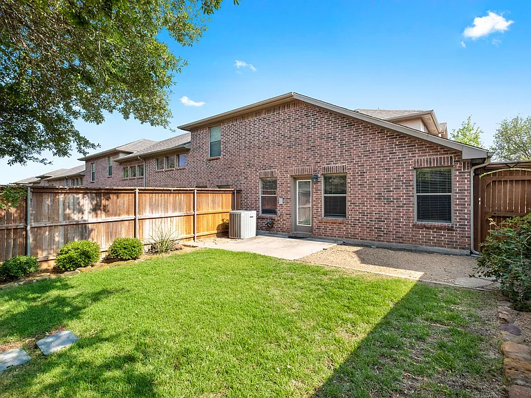 1160 Landon Ln — Photo 10