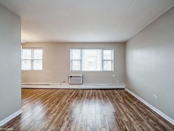 2nd image of 2035 W Granville Ave #C409
