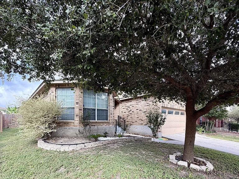 419 Dolly Dr — Photo 5