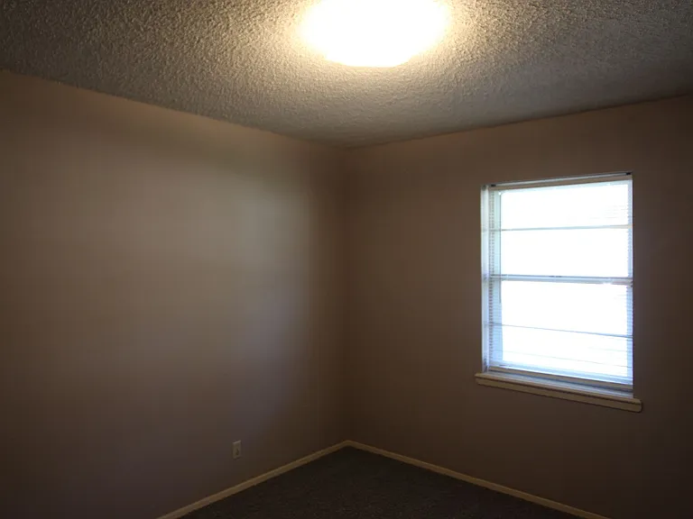 1536 Crockett Dr — Photo 13