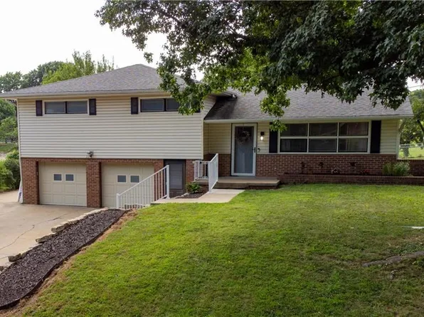 2212 N 33rd Ter, Saint Joseph, MO 64506