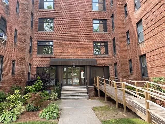 1st image of 2270 Plumb 1 St #5A