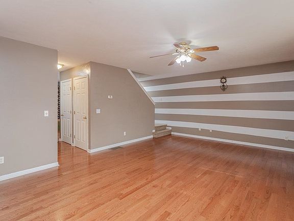 3rd image of 1306 Goldfinch Dr