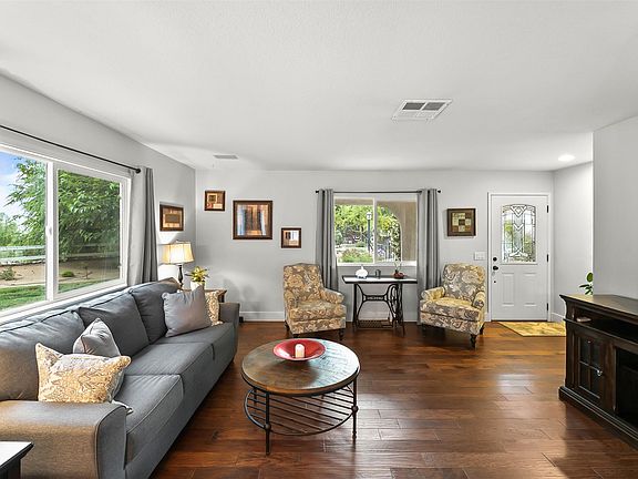5th image of 2795 Soledad Canyon Rd