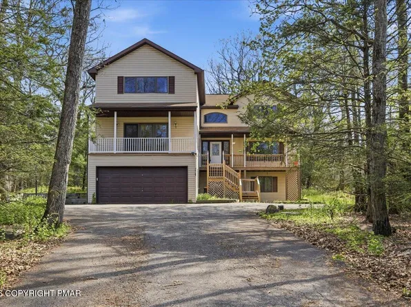 3227 Mountain View Dr, Tannersville, PA 18372