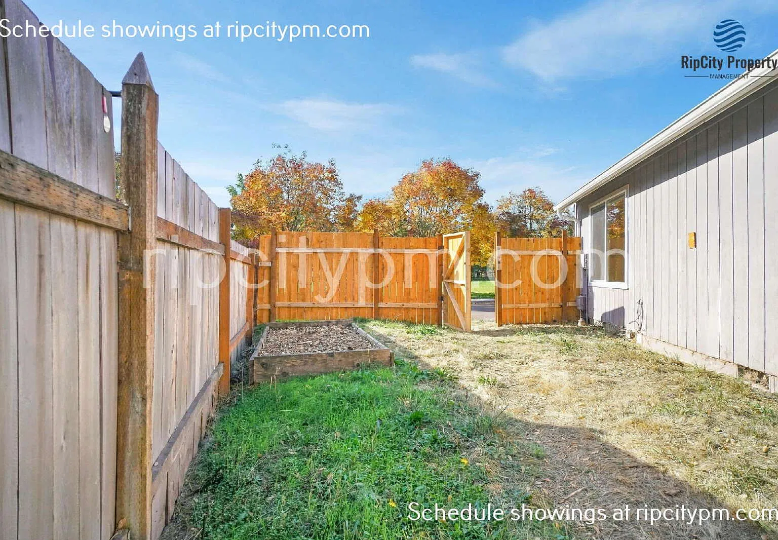 Fully Remodeled 2-Bedroom Duplex with Huge Fenced Yard, Covered Patio & Garage — Photo 4
